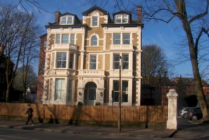 2 Bedroom Flat To Rent In Aigburth Drive, Aigburth, Liverpool, L17