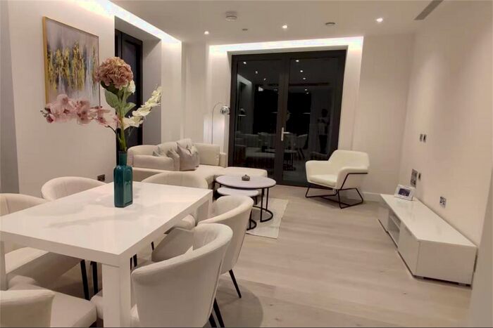 3 Bedroom Flat To Rent In Manuscript Court, Paragon Square, WC1X