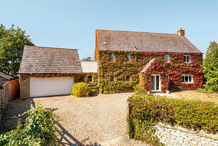 4 Bedroom Detached House For Sale In High Street, Kempsford, Fairford, GL7