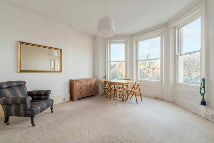 1 Bedroom Flat To Rent In Kew Gardens Road, Kew, London, TW9
