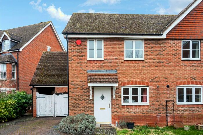 3 Bedroom Semi-Detached House To Rent In Elton Close, Headington, OX3