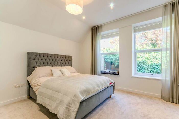 2 Bedroom Flat To Rent In Bury Fields, Guildford, GU2