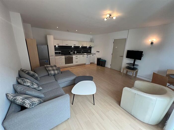 2 Bedroom Flat To Rent In Great Northern Tower, Watson Street, Manchester, M3