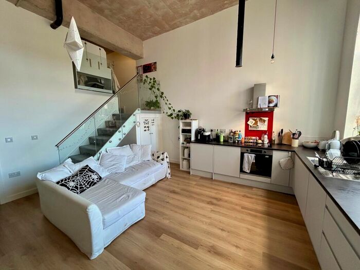 1 Bedroom Apartment To Rent In High Street, West Bromwich, B70