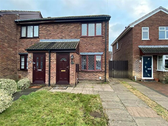 2 Bedroom Town House For Sale In Pyeharps Road, Burbage, LE10