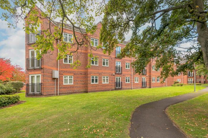 2 Bedroom Flat To Rent In Brackenhurst Place, Moortown, Leeds, LS17