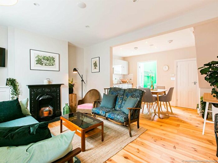 3 Bedroom Terraced House To Rent In Upper Gardner Street, Brighton, East Sussex, BN1