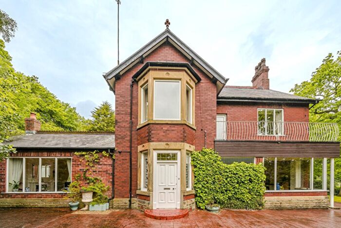 4 Bedroom Detached House For Sale In Dawson Lane, Whittle-Le-Woods, PR6