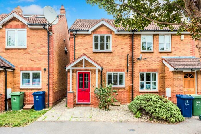 2 Bedroom Semi-Detached House To Rent In Pond Close, Headington, OX3