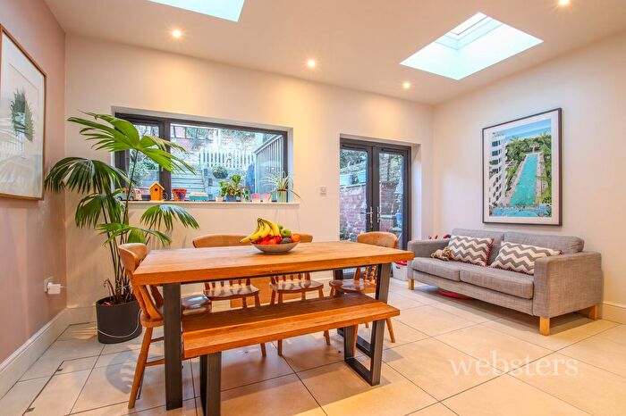 3 Bedroom Terraced House For Sale In Mill Hill Road, Norwich, NR2