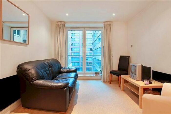 1 Bedroom Flat To Rent In Albert Embankment, Vauxhall, London, SE1