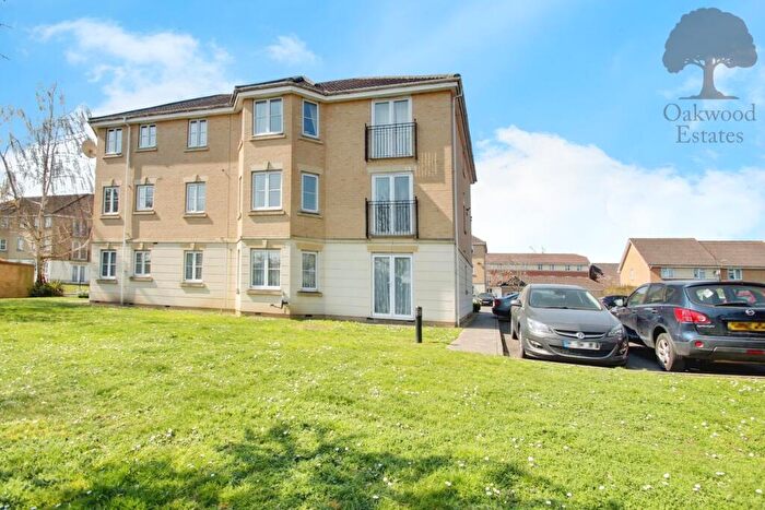 2 Bedroom Apartment To Rent In Scholars Walk, Langley, SL3