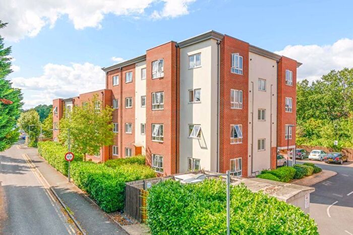 1 Bedroom Flat To Rent In Waterloo Court, Walton-On-Thames, KT12