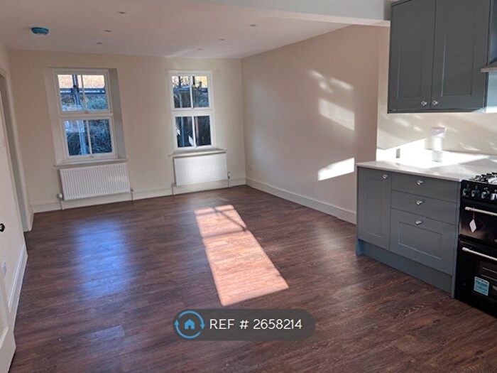 3 Bedroom Semi Detached House To Rent In Plantation Farm Cottages, Wolverton, Tadley, RG26