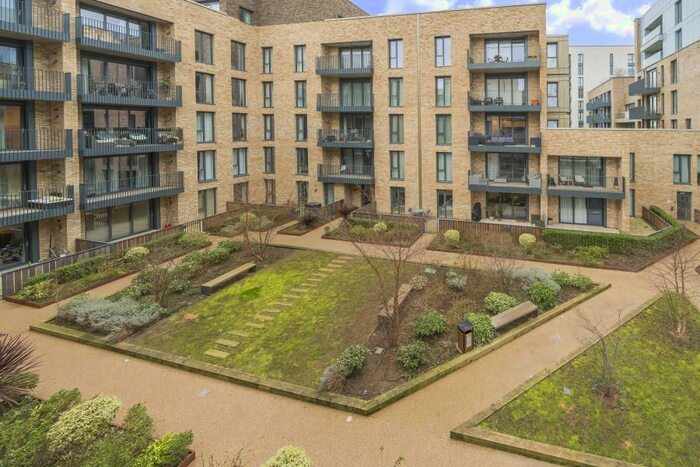 2 Bedroom Flat To Rent In Fairfield Avenue, Staines, TW18