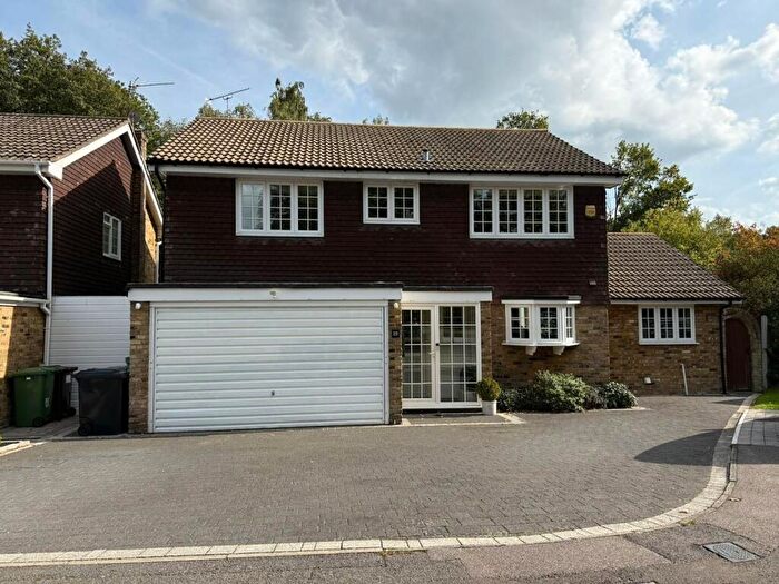 4 Bedroom Detached House For Sale In St. Andrews Place, Shenfield, Brentwood, CM15