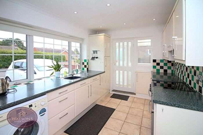 2 Bedroom Detached Bungalow For Sale In Philip Avenue, Nuthall, Nottingham, NG16