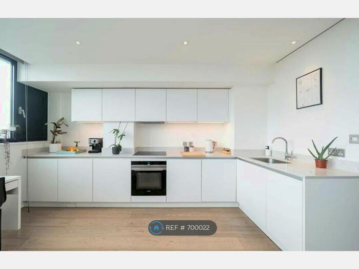 Studio To Rent In Hill House, London, N19