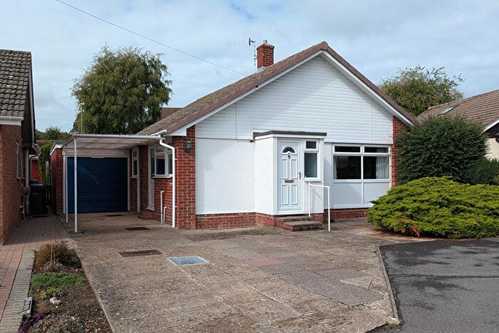 2 Bedroom Detached Bungalow For Sale In Lambourn Close, Fareham, PO14