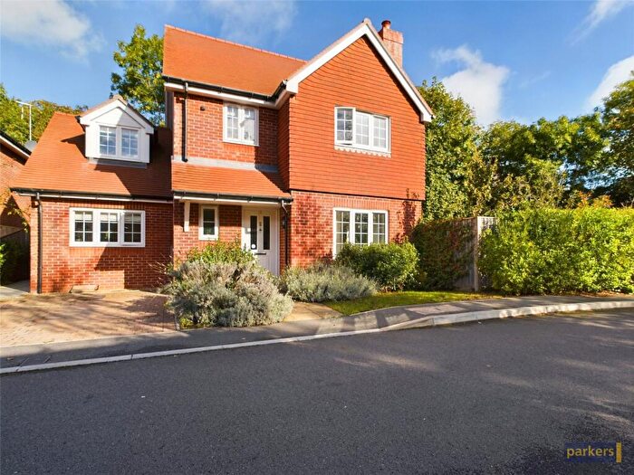 4 Bedroom Detached House For Sale In Ladbroke Close, Woodley, Reading, RG5