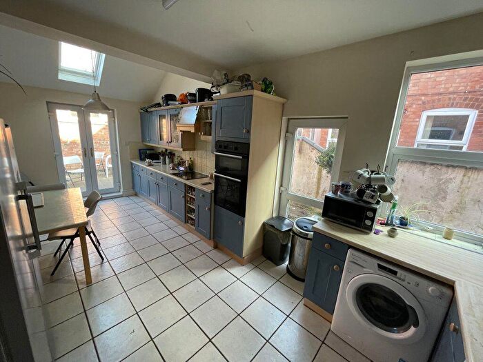 6 Bedroom Terraced House To Rent In Lorne Road, Leicester, LE2