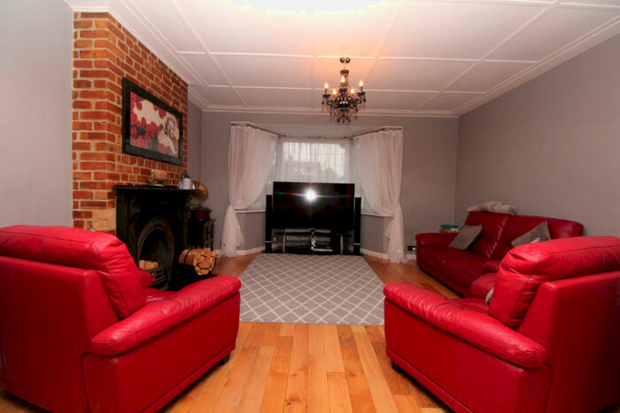 5 Bedroom Semi-Detached House To Rent In Westhorne Avenue, Eltham, SE9