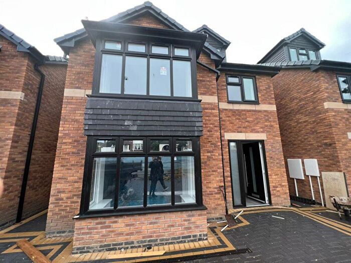 5 Bedroom Detached House To Rent In New Rowley Road, Dudley, DY2