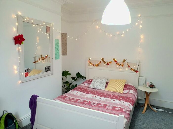 5 Bedroom House To Rent In Friars Avenue, Bangor, Gwynedd, LL57