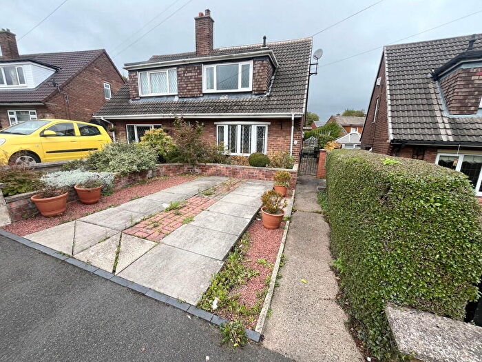 3 Bedroom Semi-Detached House For Sale In Church View Crescent, Penistone, S36