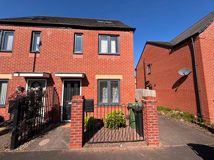 3 Bedroom Semi-Detached House To Rent In Exeter Gardens, Ettingshall Park, Wolverhampton, WV2