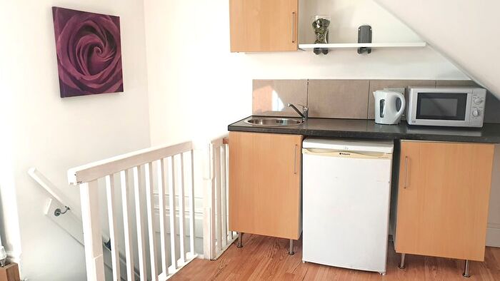 Studio To Rent In Walsall Road, Wednesbury, WS10