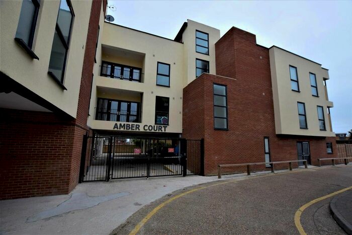 1 Bedroom Flat To Rent In Amber Court, St Johns Way, Corringham, SS17