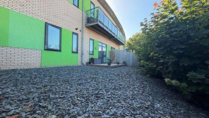 2 Bedroom Flat To Rent In Harbour Crescent, Portishead, BS20