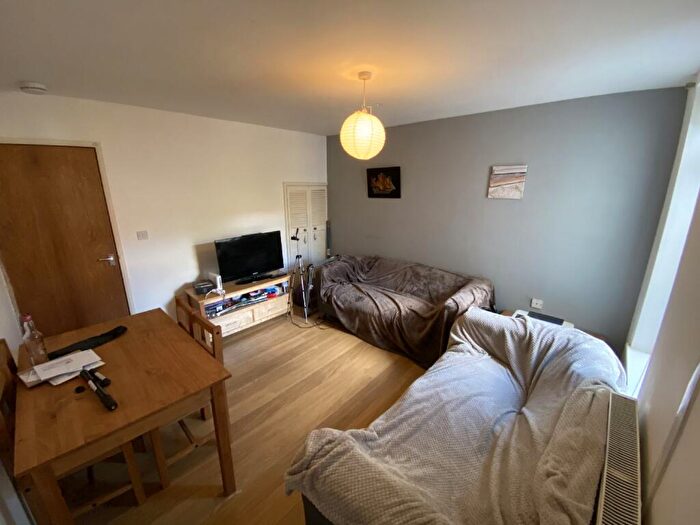 6 Bedroom House To Rent In Dawlish Road, Selly Oak, Birmingham, West Midlands, B29