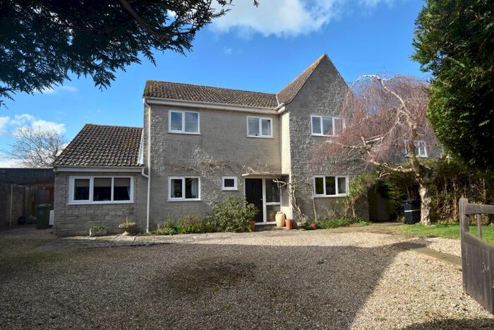 4 Bedroom Detached House For Sale In Long Load, Langport, TA10