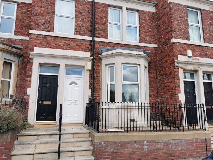 3 Bedroom Flat To Rent In Bensham Crescent, Gateshead, Tyne And Wear, NE8