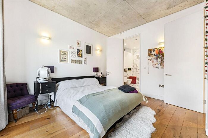 2 Bedroom Apartment To Rent In Whitmore Road, London, N1