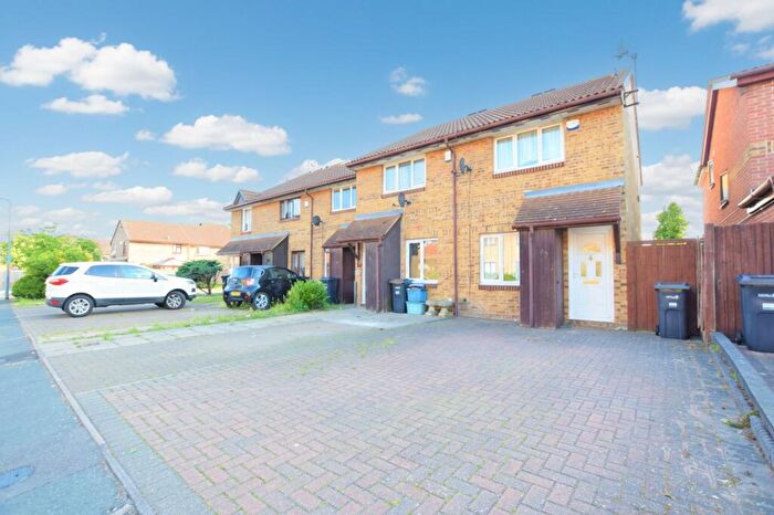 2 Bedroom End Of Terrace House To Rent In Crystal Way, Dagenham, RM8