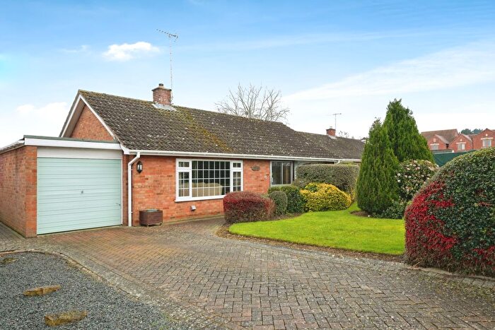 3 Bedroom Bungalow For Sale In Drysdale Close, Wickhamford, Evesham, Worcestershire, WR11