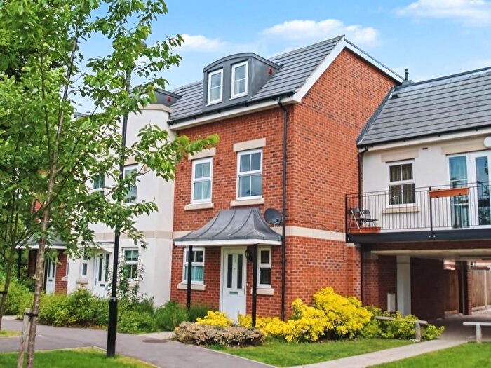 3 Bedroom Town House To Rent In London Road, Slough, SL3