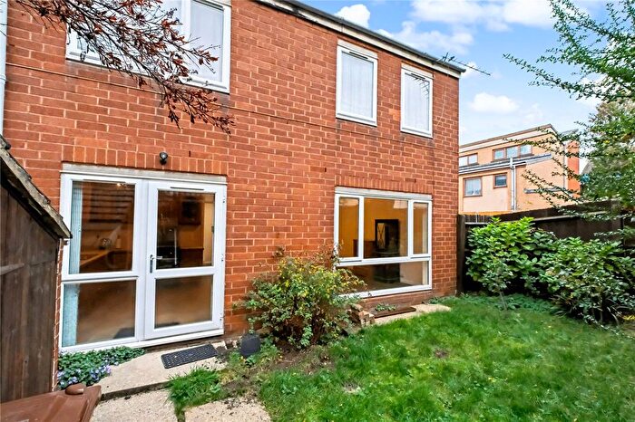 3 Bedroom Semi Detached House For Sale In Aldeburgh Close, London, E5