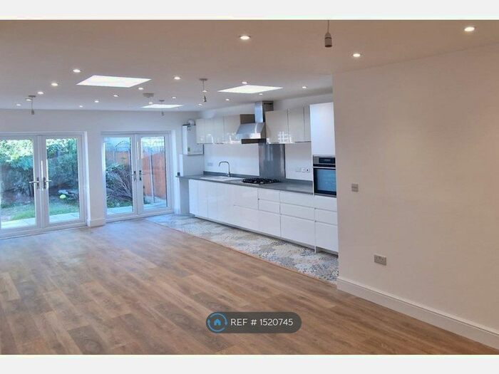 4 Bedroom Terraced House To Rent In Crusoe Road, Mitcham, CR4