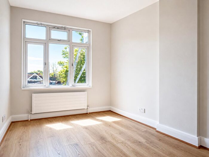 2 Bedroom Apartment To Rent In Central Road, Worcester Park, KT4