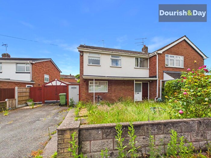 3 Bedroom Semi-Detached House For Sale In Barnes Road, Stafford, ST17