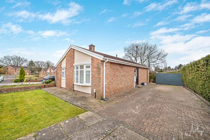 2 Bedroom Detached Bungalow For Sale In Pennine Close, Fforestfach, Swansea, SA5
