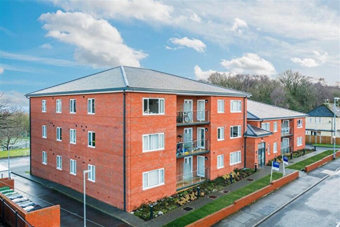 2 Bedroom Apartment For Sale In Iveson Drive, Cookridge, LS16