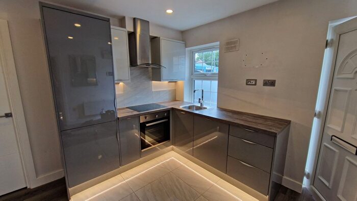 1 Bedroom Flat To Rent In Howard Close, Waltham Abbey, EN9