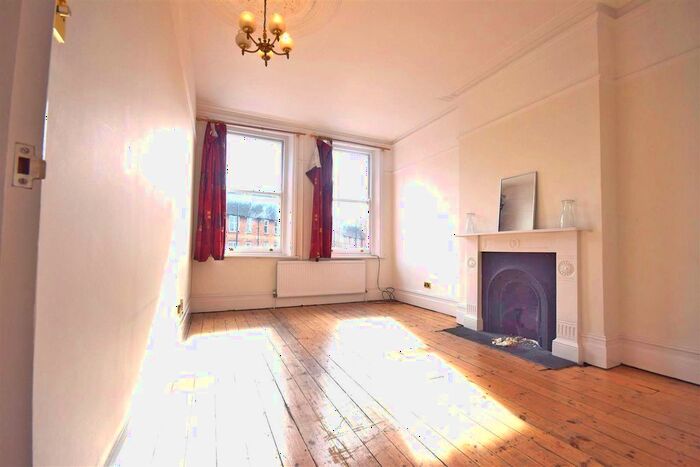 1 Bedroom Flat To Rent In King Street, Twickenham, TW1