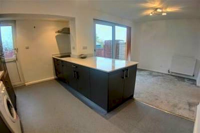 3 Bedroom House To Rent In Powderham Road, Plymouth *available With Zero Deposit Guarantee*, PL3