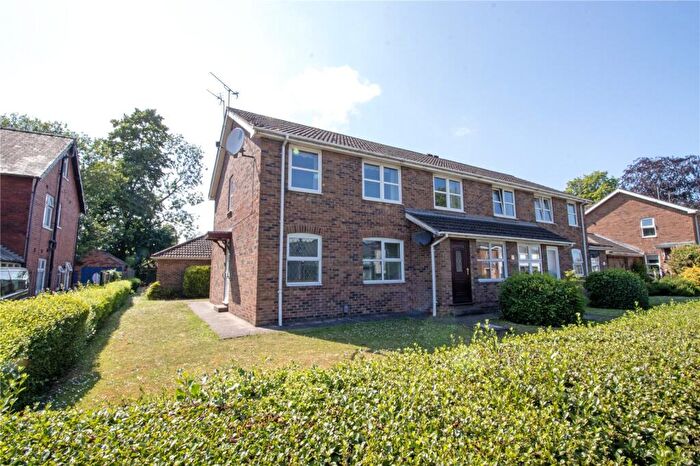 3 Bedroom Apartment For Sale In St. James Court, Scunthorpe, Lincolnshire, DN15
